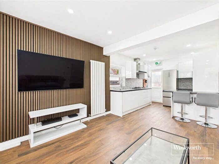 3 Bedroom Apartment To Rent In Wokingham Road, Reading, Berkshire, RG6