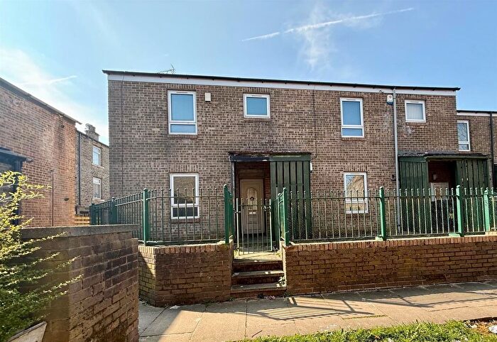 1 Bedroom Flat To Rent In Whytecote End, Wyke, Bradford, BD12