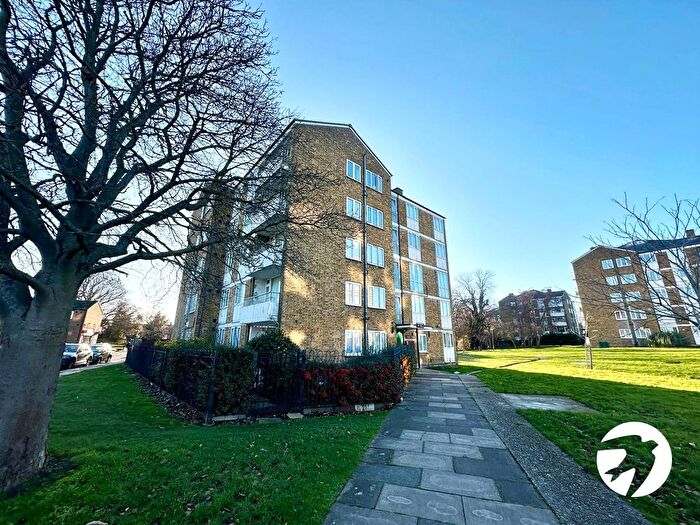 2 Bedroom Flat For Sale In Casterbridge Road, London, SE3