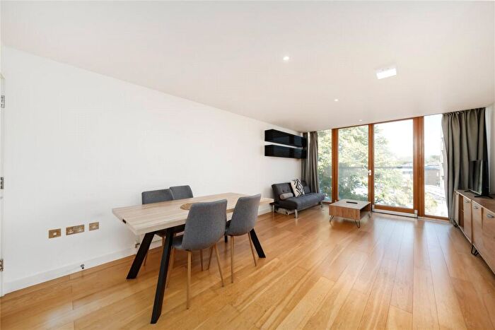 1 Bedroom Flat To Rent In Highgate Road, Kentish Town, London, NW5