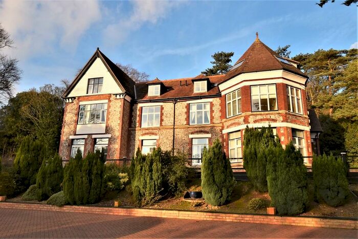 2 Bedroom Apartment To Rent In Overstrand Road, Cromer, NR27