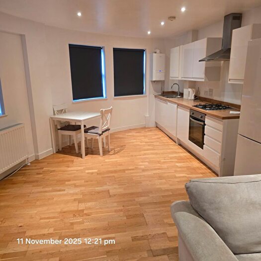 1 Bedroom Flat To Rent In Whyteleafe Hill, Whyteleafe, CR3