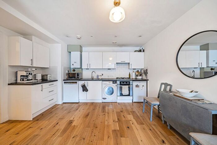 2 Bedroom Flat For Sale In Deptford High Street, London, SE8