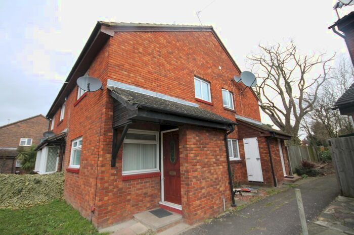 1 Bedroom Semi-Detached House To Rent In Aldenham Drive, Uxbridge, UB8