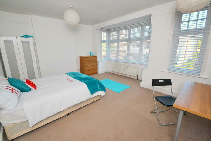 5 Bedroom Semi-Detached House To Rent In Wilford Lane, West Bridgford, NG2