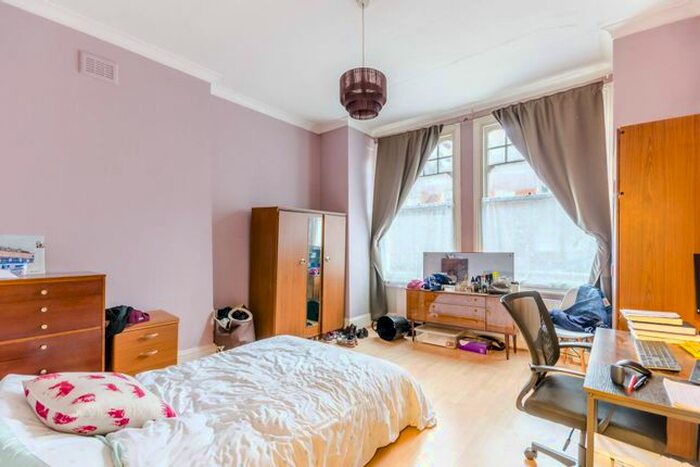 2 Bedroom Flat To Rent In Huron Road, Heaver Estate, London, SW17