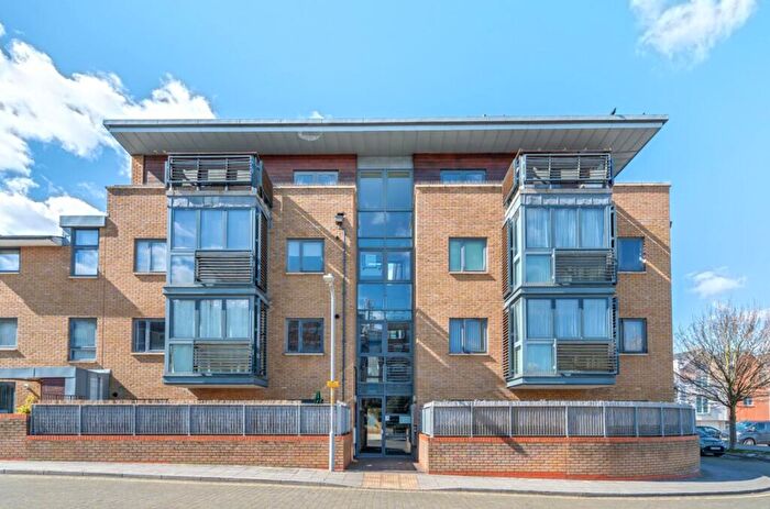 1 Bedroom Flat To Rent In Clarence Row, Gravesend, Kent., DA12
