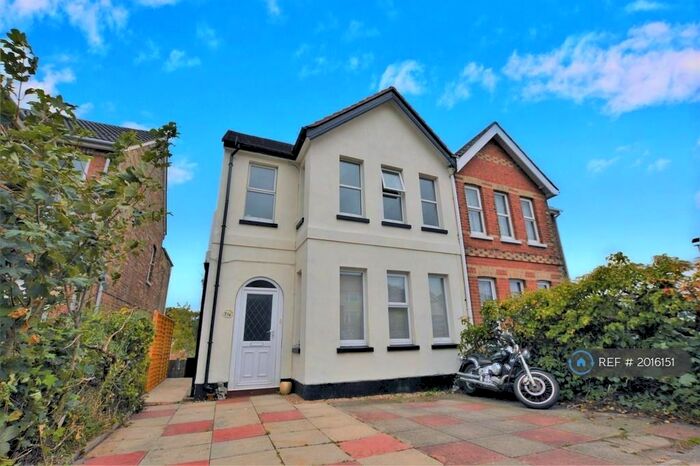 2 Bedroom Flat To Rent In Bournemouth Road, Poole, BH14