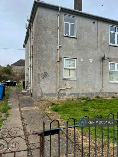 2 Bedroom Flat To Rent In Javascript:Void(), Dalry, KA24