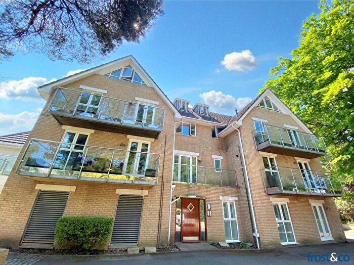 2 Bedroom Apartment For Sale In Bournemouth Road, Lower Parkstone, Poole, Dorset, BH14