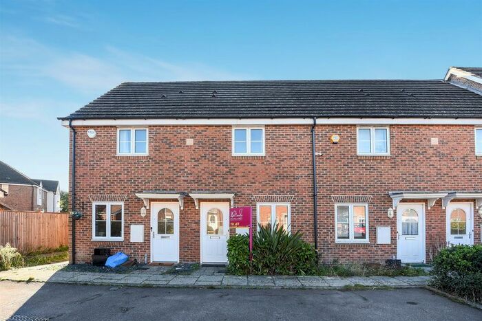 2 Bedroom Terraced House To Rent In Angus Close, Winnersh, RG41