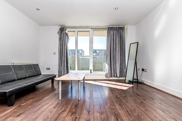 2 Bedroom Flat To Rent In Wards Wharf Approach, London, E16