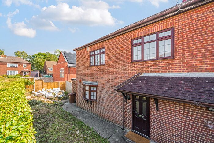 3 Bedroom Semi-Detached House To Rent In Leybourne Road, Strood, ME2