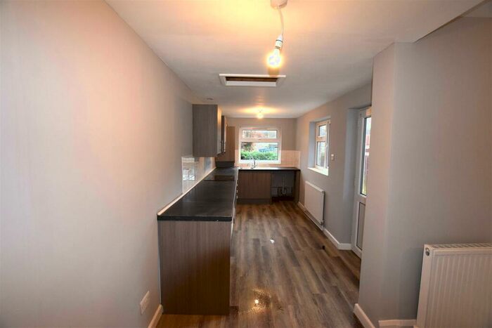 4 Bedroom End Of Terrace House To Rent In Ansty Road, Wyken, Coventry, CV2