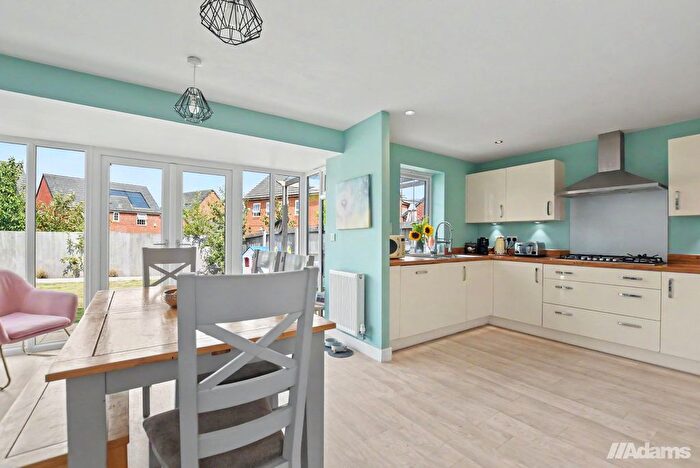 4 Bedroom Detached House For Sale In Walsingham Drive, Sandymoor, Cheshire, WA7