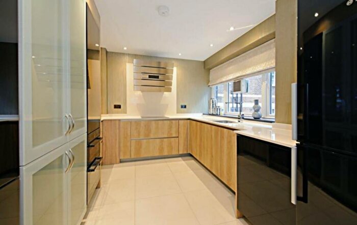 3 Bedroom Apartment To Rent In The Polygon, Avenue Road, NW8
