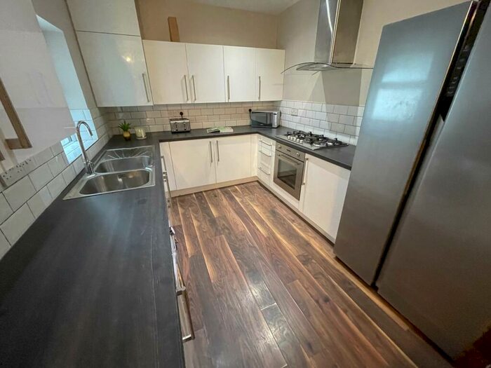 6 Bedroom Terraced House To Rent In Halsbury Road, L6