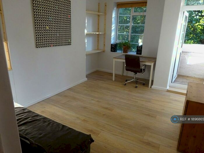 1 Bedroom Flat To Rent In Capel House, London, E9