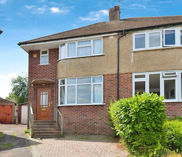 3 Bedroom Semi-Detached House To Rent In Hawthorn Close, Oxford, Oxfordshire, OX2