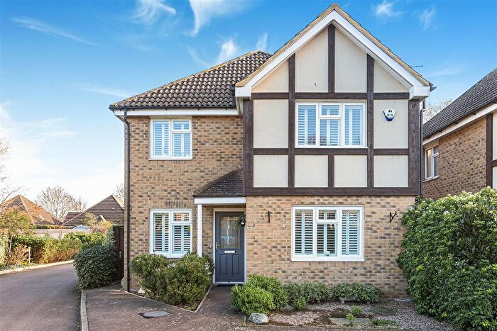 4 Bedroom Detached House For Sale In Ware Road, Hailey, SG13