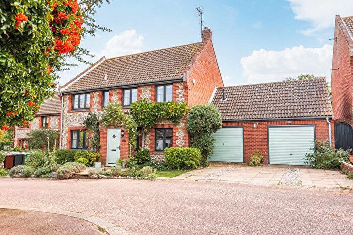 4 Bedroom Detached House For Sale In A Beautifully Re-imagined Brick And Flint Home Nestled In The Heart Of Salthouse., NR25