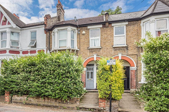 2 Bedroom Flat To Rent In Goldsmith Road, London, E10