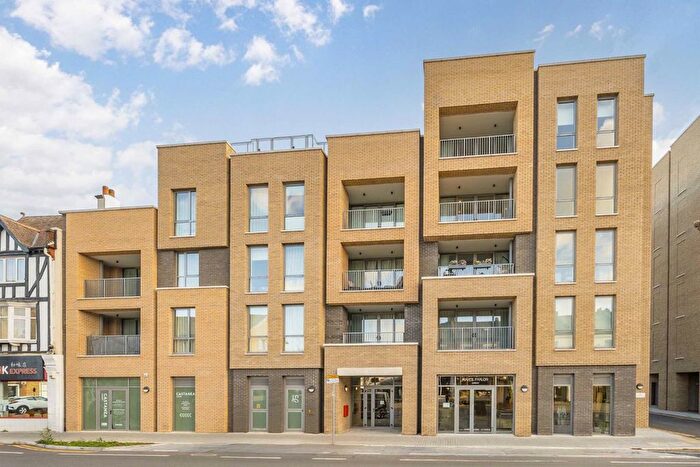 1 Bedroom Flat To Rent In Coombe Road, New Malden, KT3