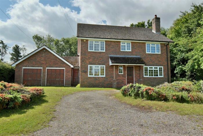 4 Bedroom Detached House For Sale In Ashford Hill, Thatcham, Berkshire, RG19