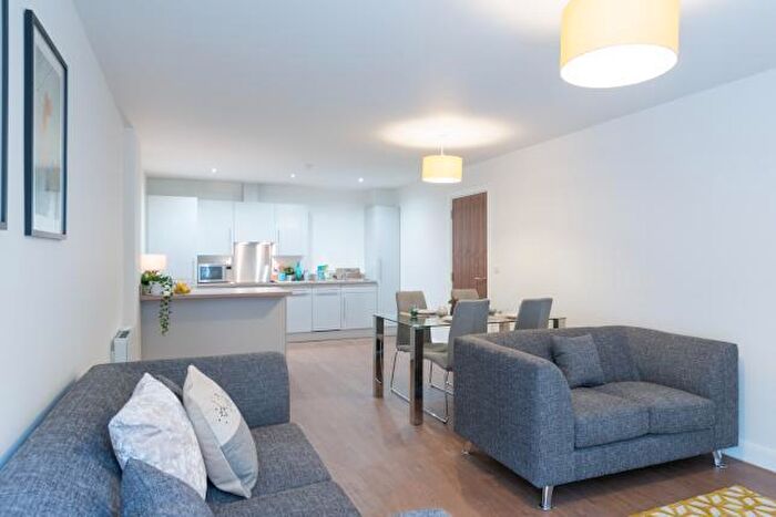 3 Bedroom Flat To Rent In St. Johns Road, Leeds, West Yorkshire, LS3