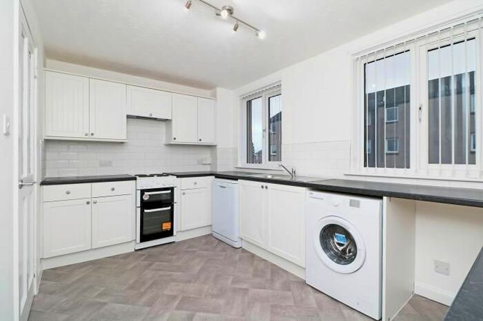 2 Bedroom Flat To Rent In Keats Place, Dundee, DD3