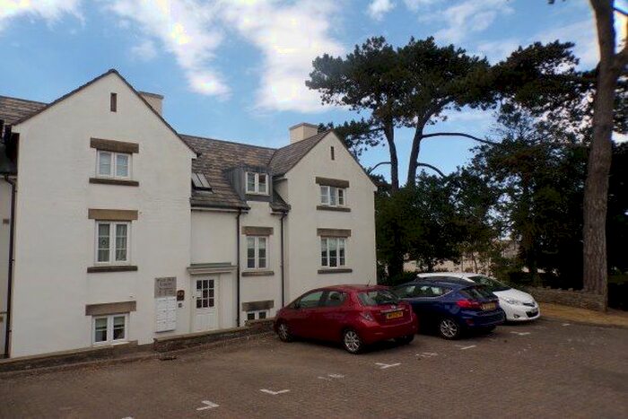 2 Bedroom Flat To Rent In West Hill, Bristol, BS20