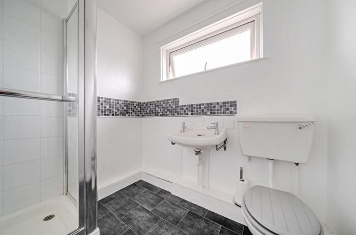1 Bedroom Terraced House For Sale In Waterleat Avenue, Paignton, Devon, TQ3