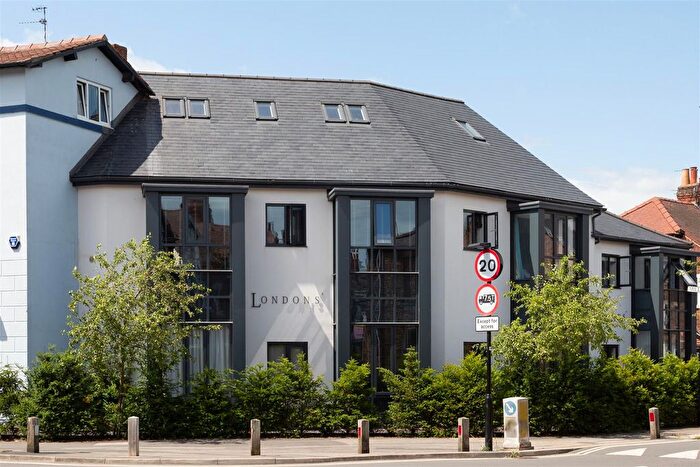 1 Bedroom Flat For Sale In London Mews, Hawthorn Grove, Heworth, York, YO31