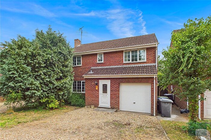 4 Bedroom Detached House For Sale In Oak Tree Close, Trowbridge, BA14