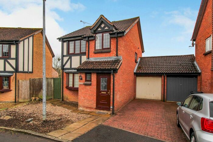 3 Bedroom Detached House To Rent In Tye Gardens, Grange Park, Swindon, SN5