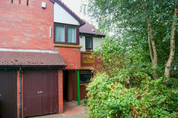 4 Bedroom End Of Terrace House To Rent In Denby Close - Bath Student Property, B7