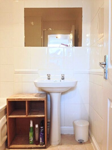 2 Bedroom Flat To Rent In Bath Road, Bournemouth, BH1