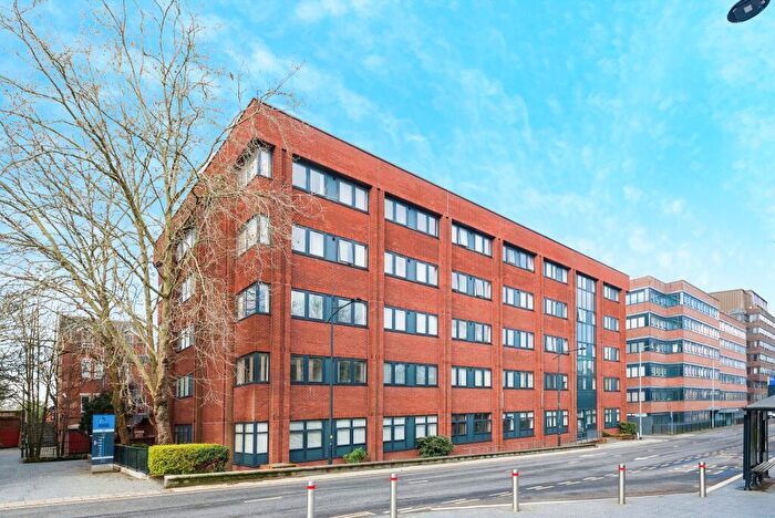 1 Bedroom Flat For Sale In Farnsby Street, Swindon, Wiltshire, SN1