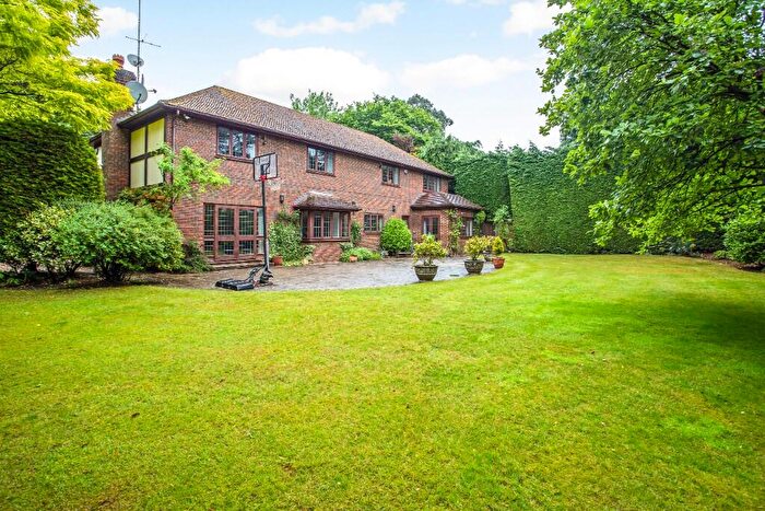 4 Bedroom Detached House To Rent In Fairmile Lane, Cobham, Surrey, KT11