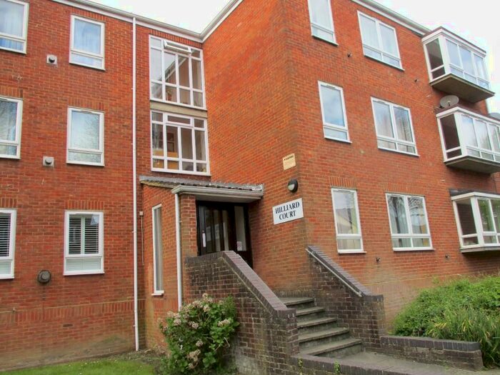 1 Bedroom Flat To Rent In Demesne Road, Wallington, Surrey, SM6
