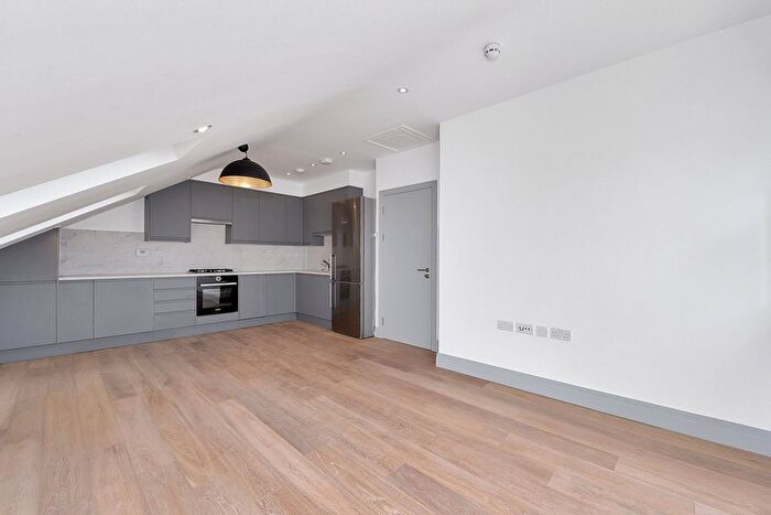 1 Bedroom Flat To Rent In Castlebar Road, London, W5