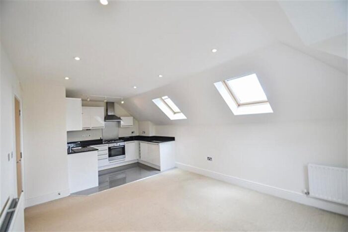 2 Bedroom Flat To Rent In Pulborough, West Sussex, RH20