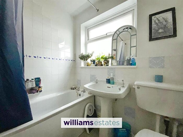 2 Bedroom Terraced Bungalow For Sale In Clwyd Court, Prestatyn, LL19