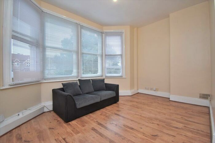 1 Bedroom Flat To Rent In Bromley Road, SE6