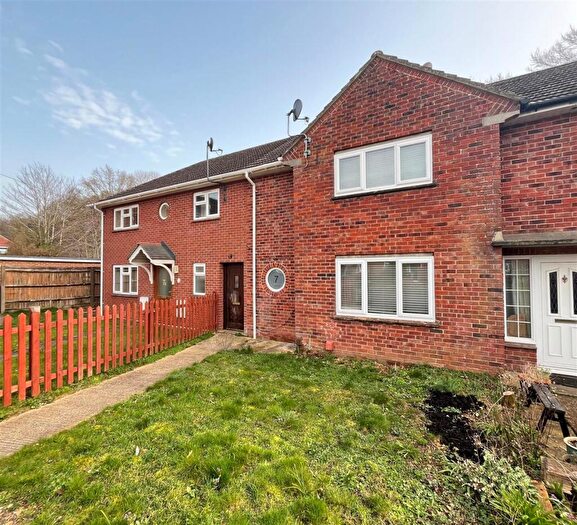 2 Bedroom Terraced House For Sale In Cedar Close, Salisbury, SP2
