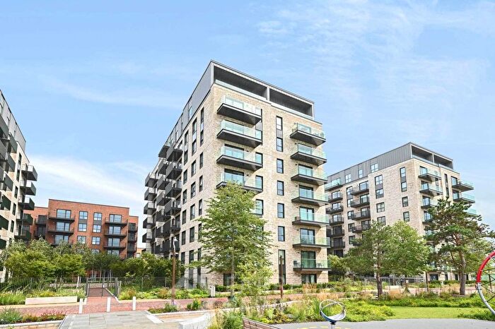 1 Bedroom Flat To Rent In Cedrus Avenue, Southall, UB1