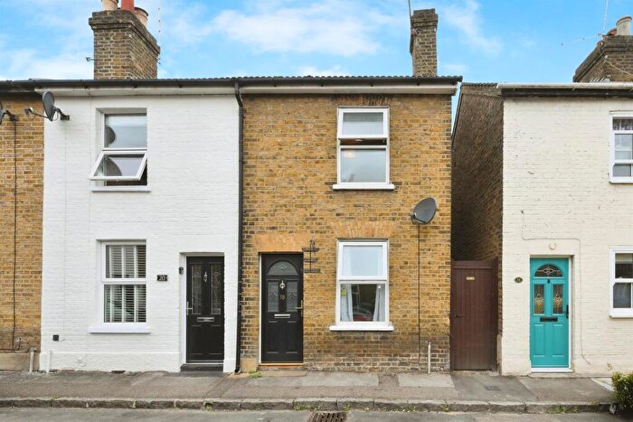 3 Bedroom End Of Terrace House For Sale In North Road, Hoddesdon, EN11