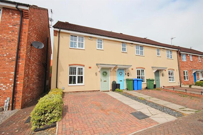 3 Bedroom End Of Terrace House For Sale In Theasby Way, Leven, HU17