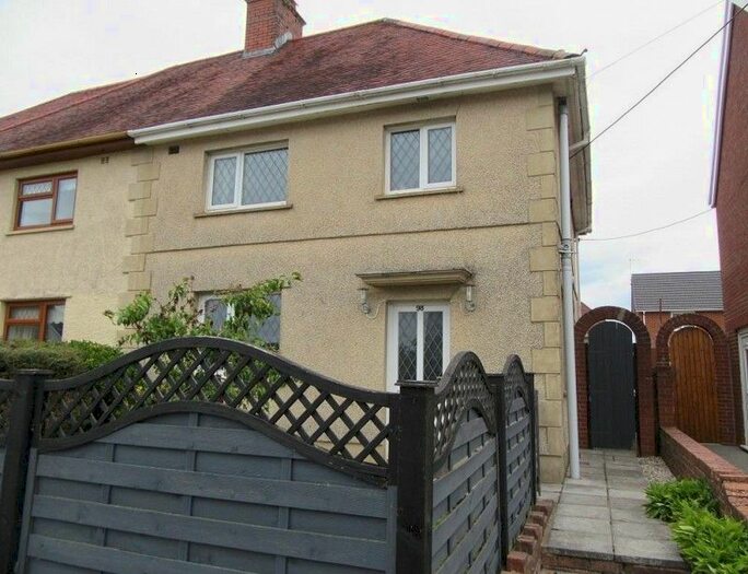 3 Bedroom SemiDetached House To Rent In Bronallt Road, Hendy