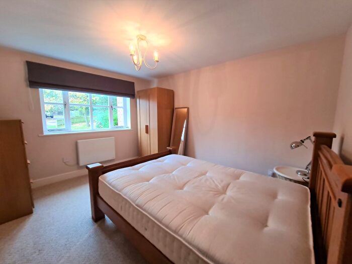 1 Bedroom Flat For Sale In Oakleaf Court, Mill Ride, Ascot, Berkshire, SL5